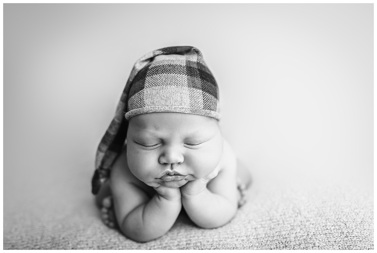 Evansville-Newborn-Photographer_0865.jpg