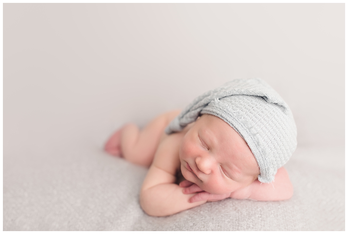 Evansville-Newborn-Photographer_0910.jpg