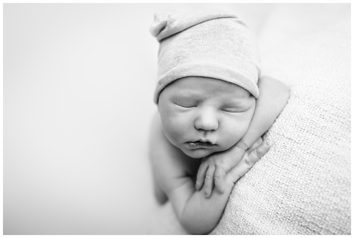 Evansville-Newborn-Photographer_0999.jpg
